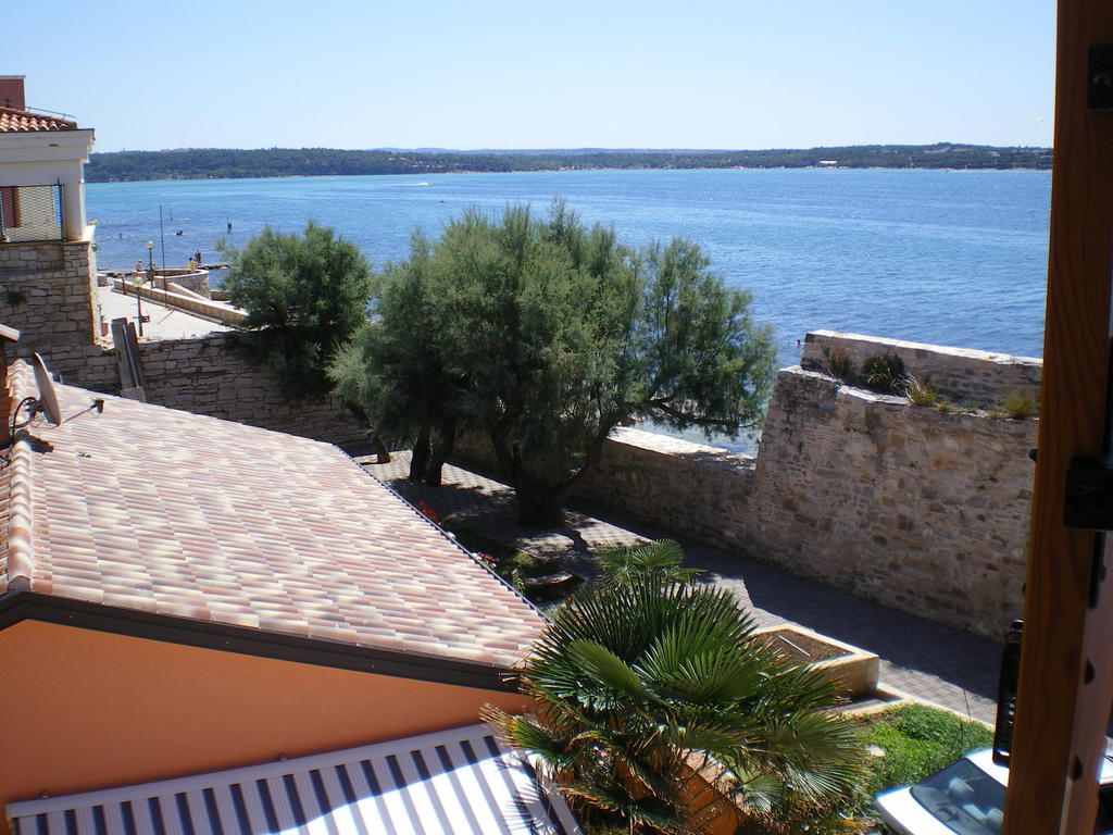 Apartments Edo Novigrad Istria Oda fotoğraf