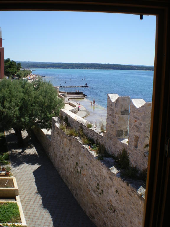 Apartments Edo Novigrad Istria Oda fotoğraf