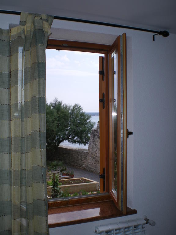 Apartments Edo Novigrad Istria Oda fotoğraf